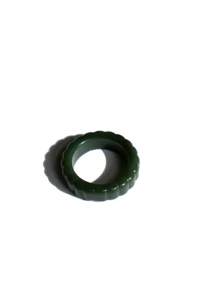 Sophia skinny — Ribbed jade ring